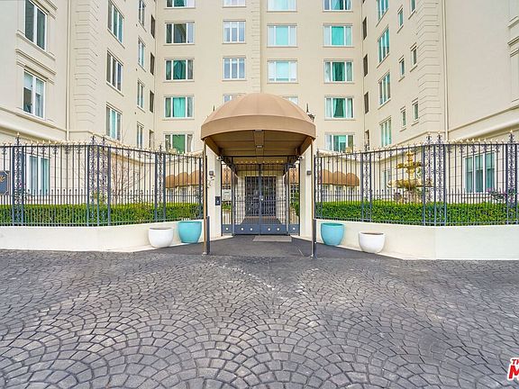 2nd image of 1424 N Crescent Heights Blvd Unit 18