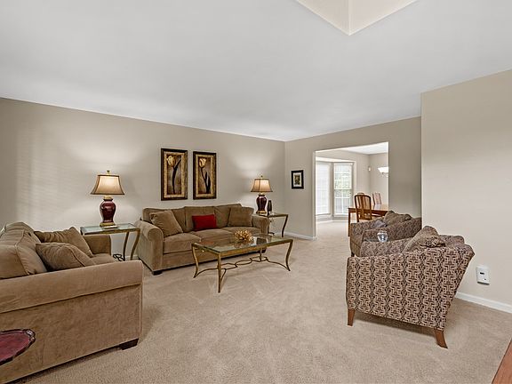 4th image of 8028 Saddlewood Dr