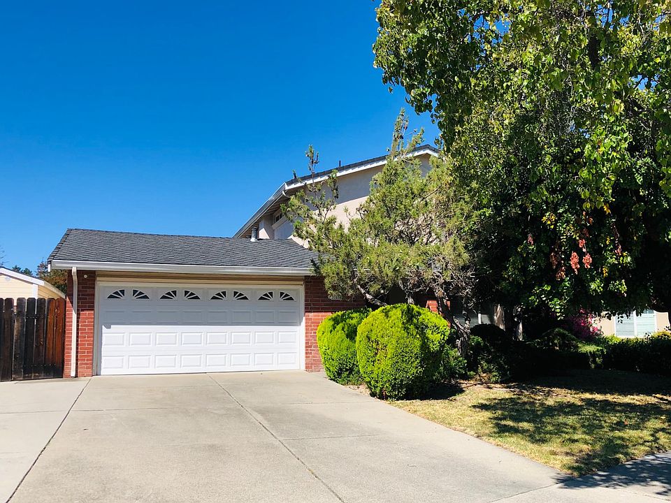 1st image of 33884 Abercrombie Pl