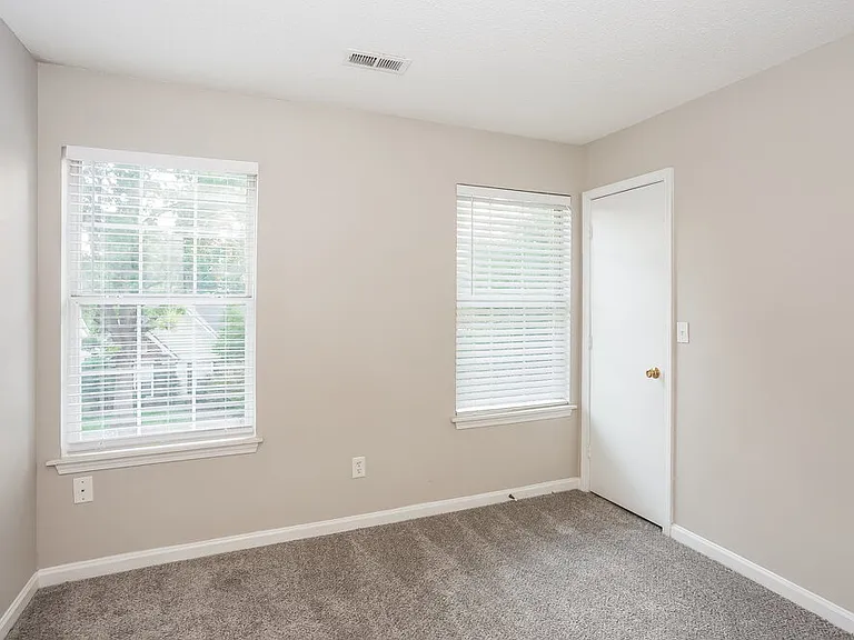 10415 Battle Ct — Photo 16