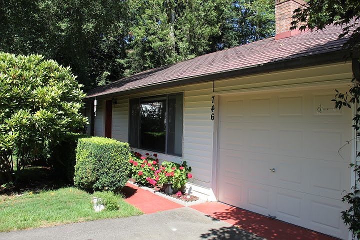 1st image of 746 Firglade Ct NW