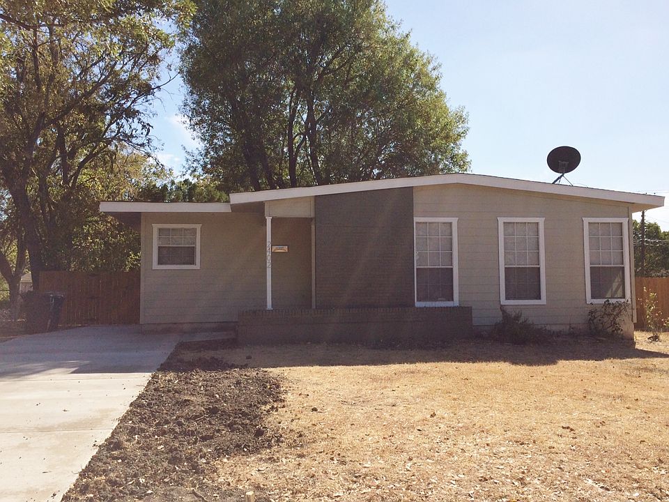 1st image of 2402 Norwood Dr