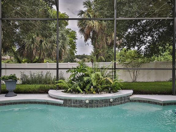 5th image of 365 Oak Springs Dr