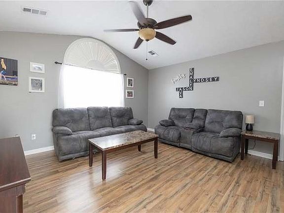 4th image of 2907 Gatewood Dr