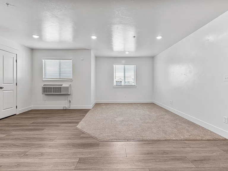 3 Bedroom 1.5 Bathroom — Photo 20