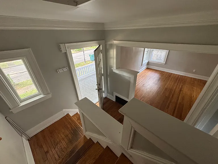 978 Harvard St — Photo 2
