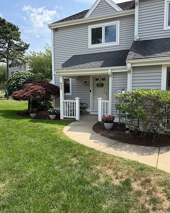 1st image of 22 Westcliff Dr #22