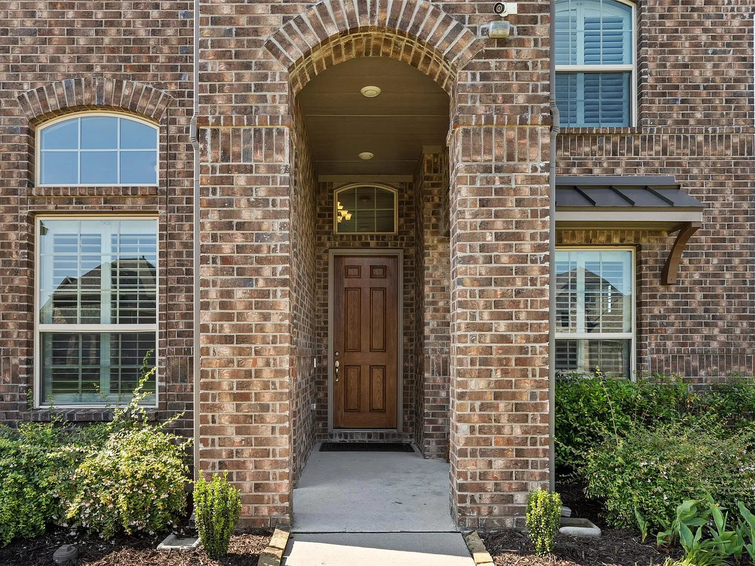 4 bed, 3481 sqft, $3,695 — Photo 2