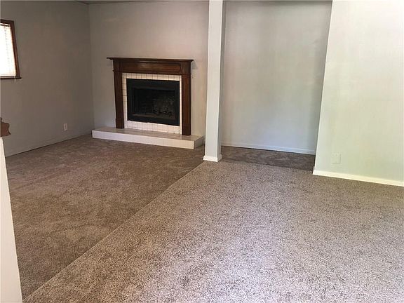 4th image of 2119 Skylark Dr