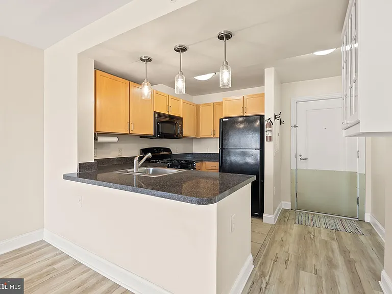 800 4th St SW #S513 — Photo 7