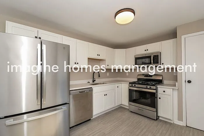 3 bed, 2.0 bath, 1325 sqft, $2,195 — Photo 3