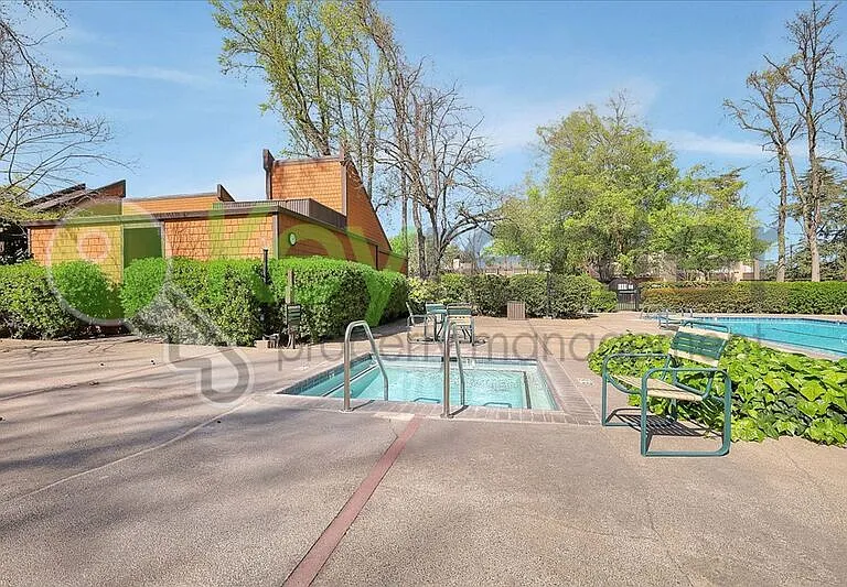 2254 Woodside Ln #2 — Photo 37