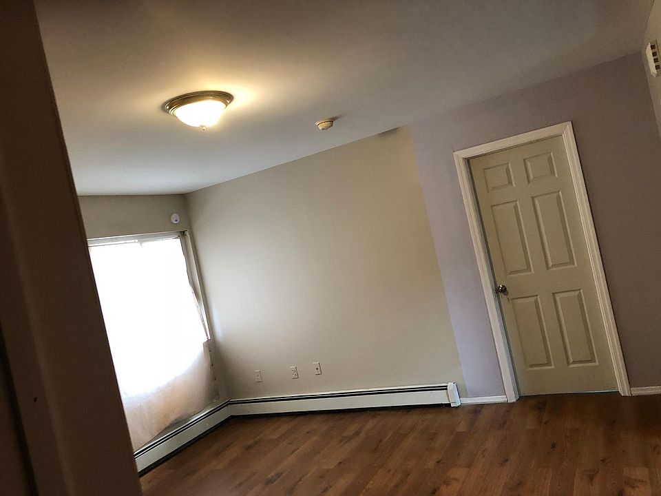 2nd image of 15816 85th Ave #1