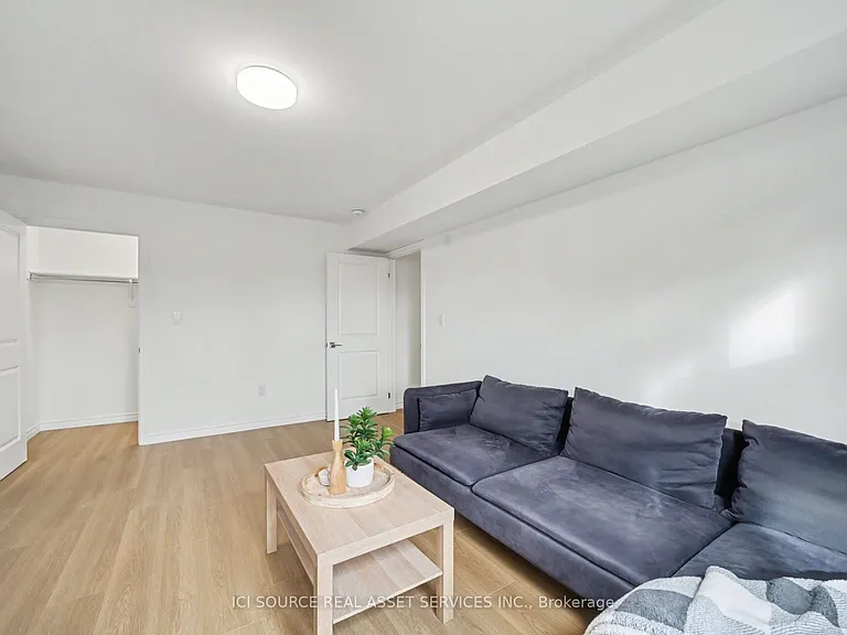2 Slessor Blvd #10 — Photo 16