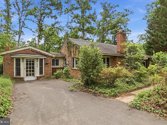 4th image of 7613 Fort Hunt Rd