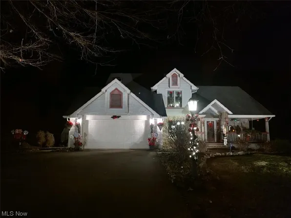 499 Moravian Trl, Uhrichsville, OH 44683