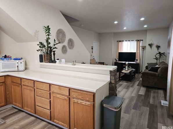 reno-nevada-449131644 picture