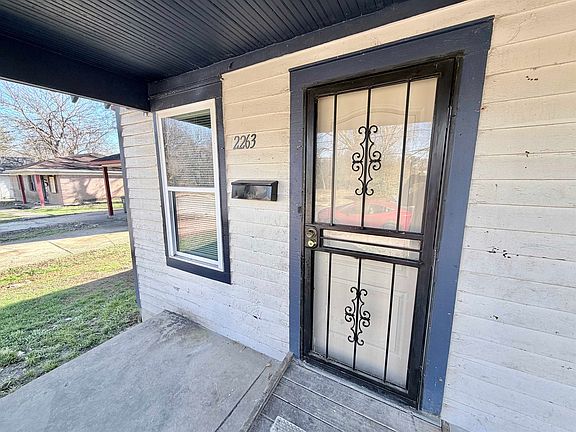 3rd image of 2261 Hunter Ave