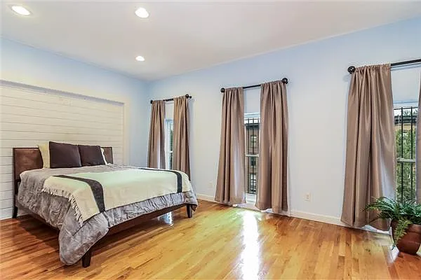 Sold by Avenue Sotheby's International Realty | media 25