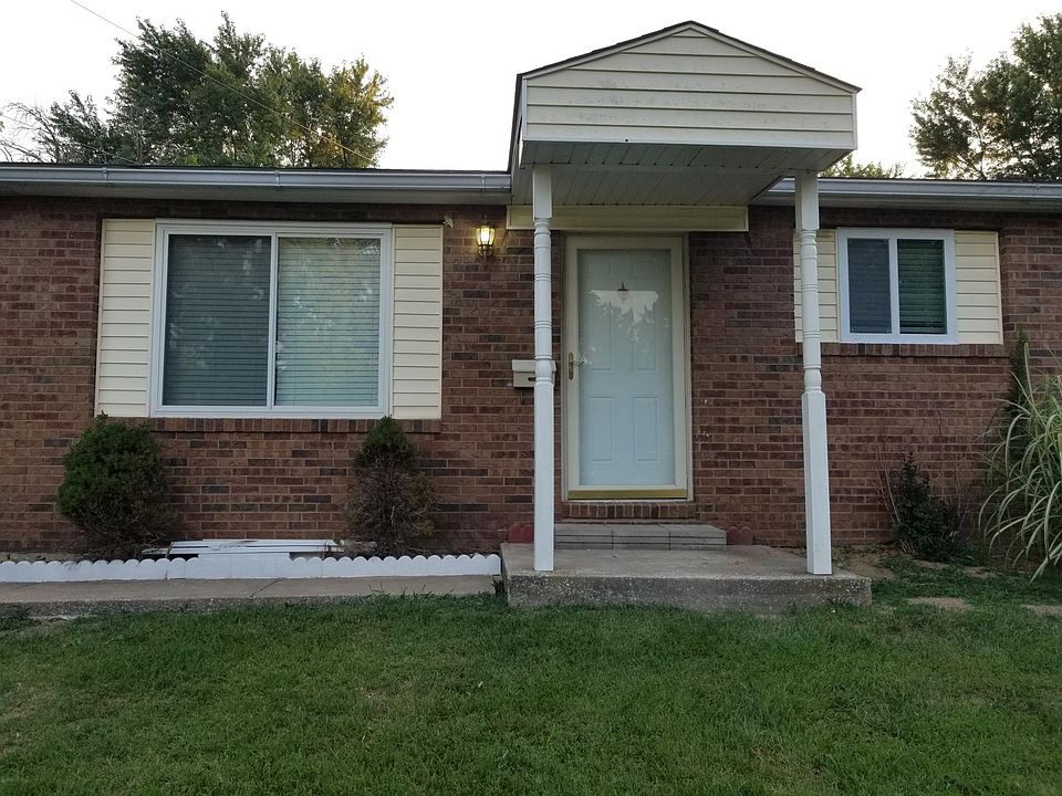 #1 Jeri Lynn Lane, Collinsville (left side of duplex)