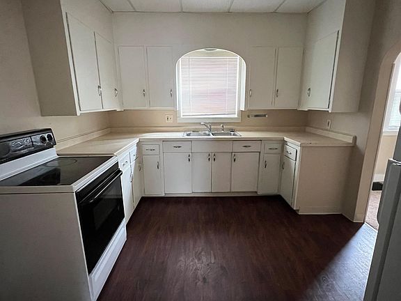 3rd image of 383 W Scott St #1