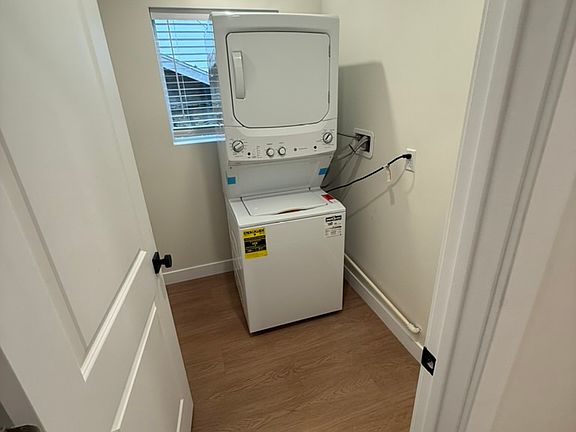 5th image of 722 Penrith Dr