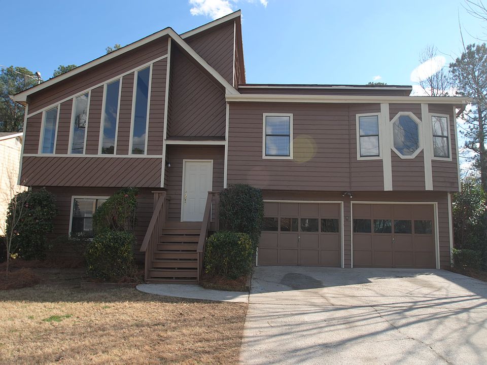 1st image of 520 Canterbury Ln