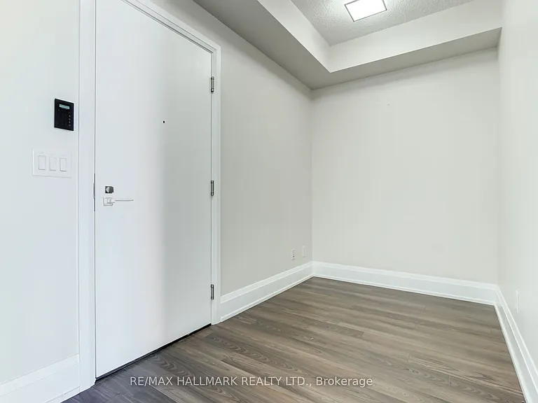120 Harrison Garden Blvd #807 — Photo 4