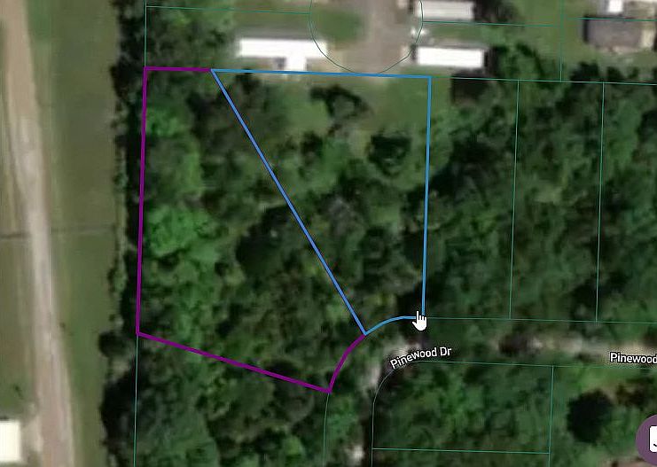1st image of Pinewood Dr