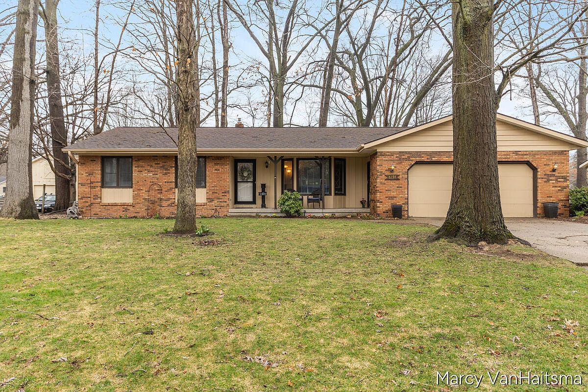 6898 Georgetown Ave, Hudsonville, MI 49426 | Zillow