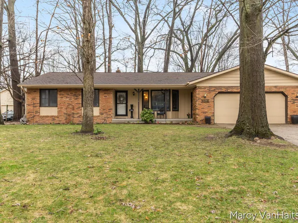 6898 Georgetown Ave, Hudsonville, MI 49426