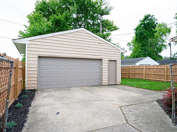 5th image of 1113 Catalpa Dr