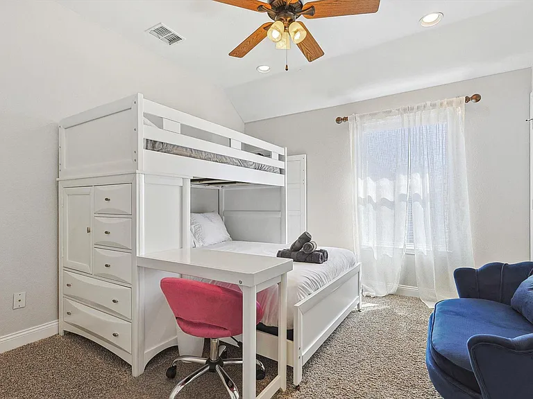 925 Sunset Hill Dr — Photo 24