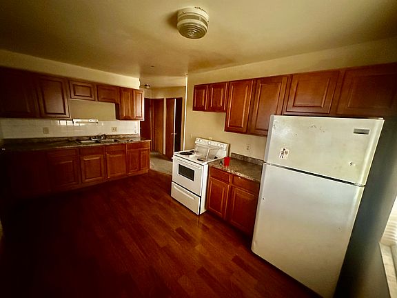 4th image of 825 Byron Ave #825