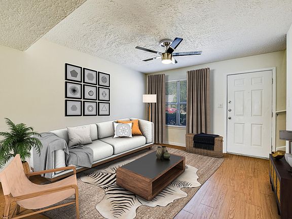 Townhome G - Living Room