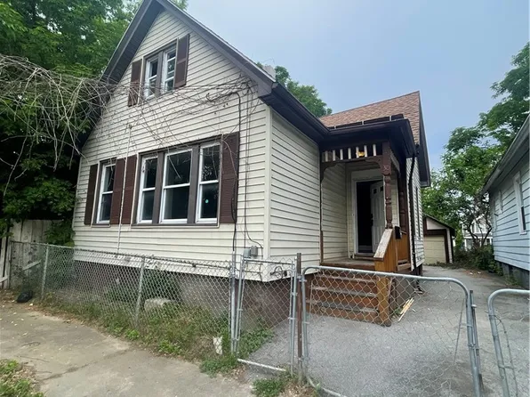 30 Siebert Pl, Rochester, NY 14605