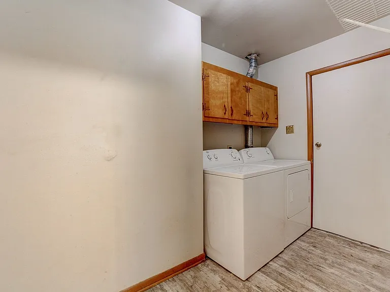 5548 S Owasso Ave — Photo 15