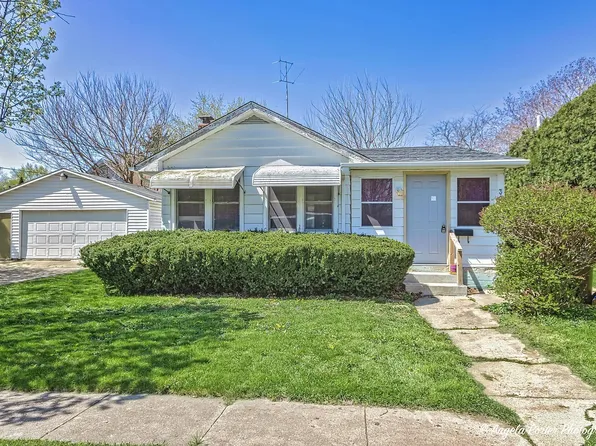 305 Blanchard St, Harvard, IL 60033