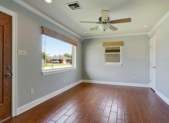 4th image of 3217 Plaza Dr