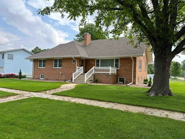 702 Morton St, Holdrege, NE 68949