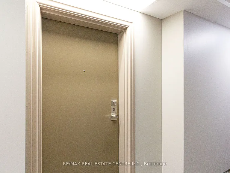 1045 Nadalin Hts #211 — Photo 3