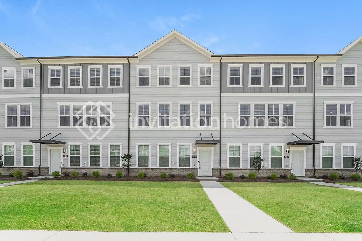 5113 Ragsdale Dr Charlotte, NC 28269 — Photo 1