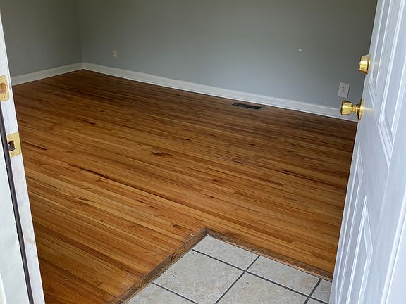 2nd image of 423 Breckenridge St