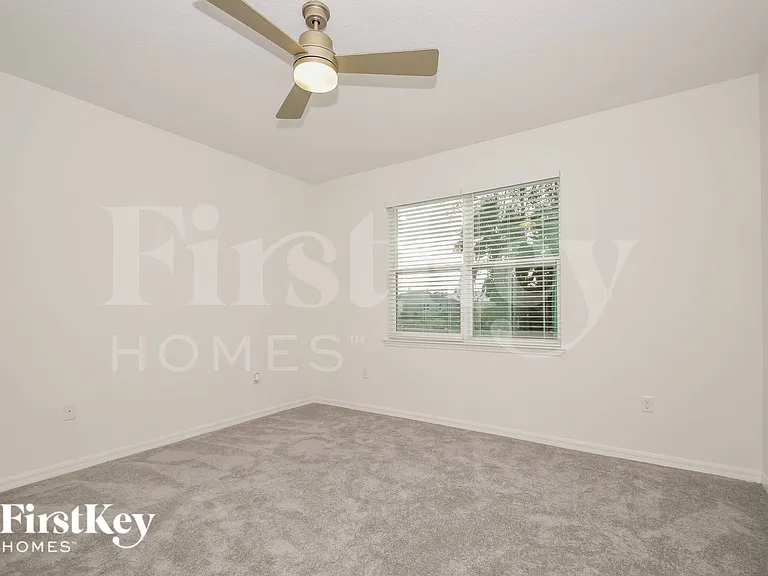 320 Corbel Ln — Photo 8