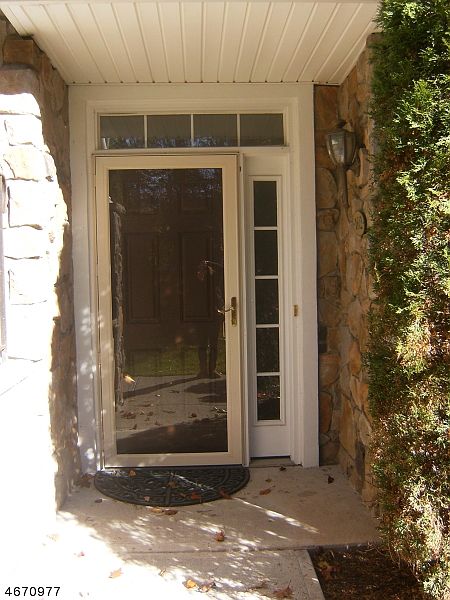 1st image of 162 Winchester Ct