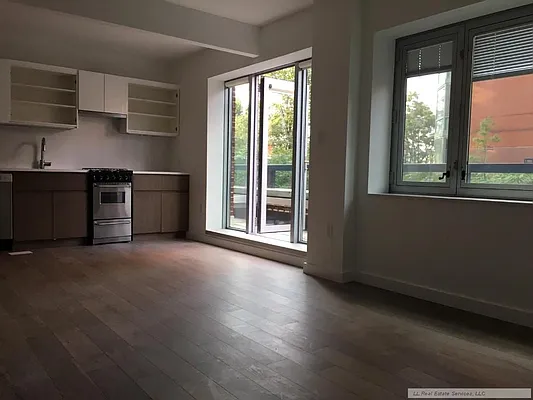 Rented by LL Real Estate Services | media 5