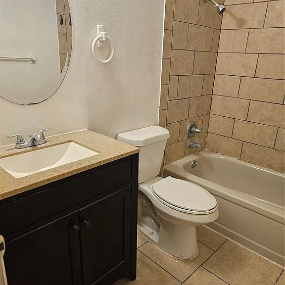 331 W Alamo Dr — Photo 7
