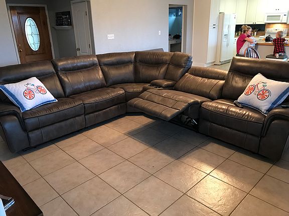 4th image of 832 Irene Dr
