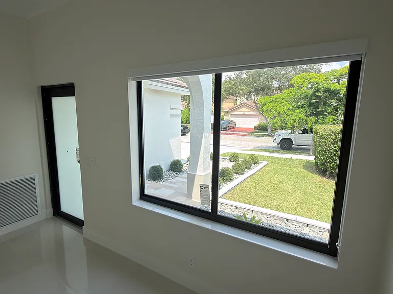 757 Tanglewood Cir — Photo 3