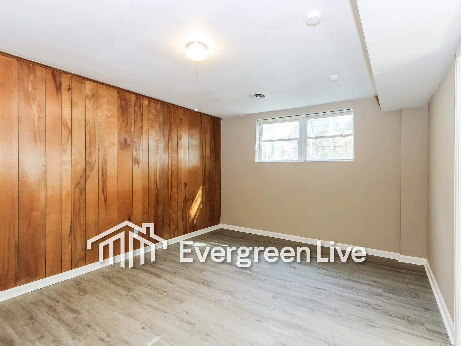 5 bed, 2.0 bath, 1880 sqft, $1,645 — Photo 2